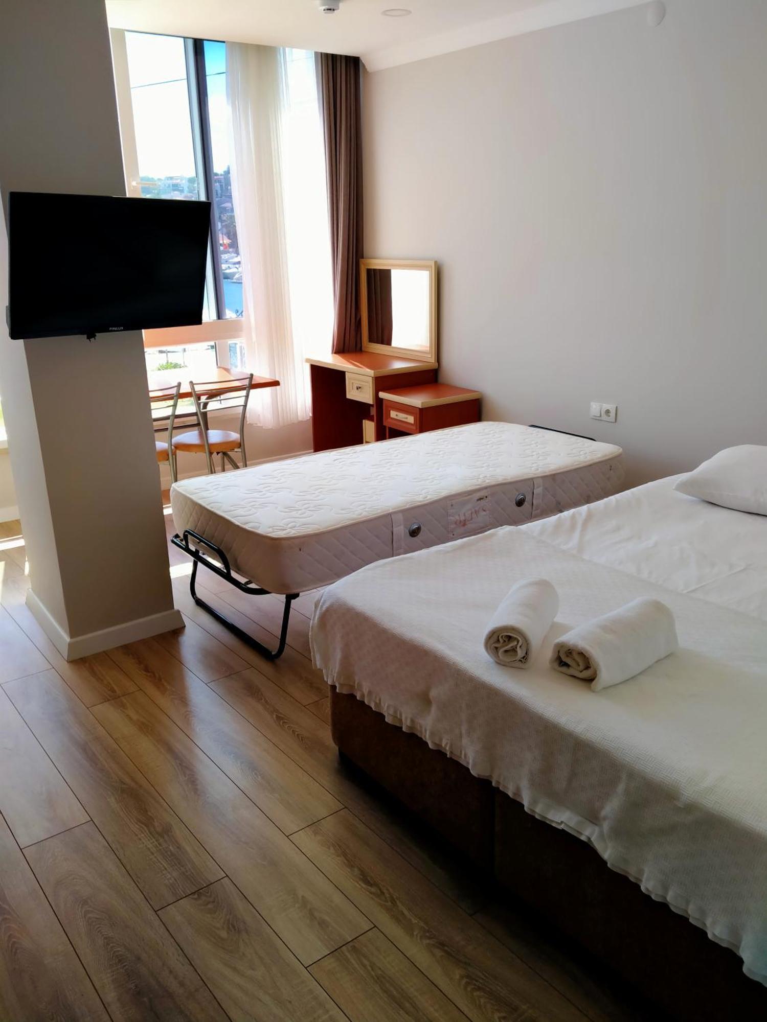 Venues Park Apart Suites Çeşme Rum bild